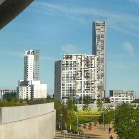 New Manhattan Loft Gardens Stratford Londra Exterior foto