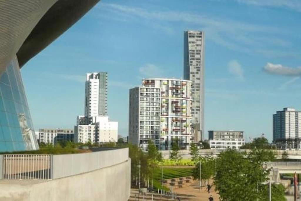 New Manhattan Loft Gardens Stratford Londra Exterior foto